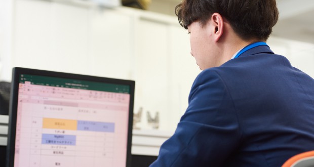 出社、スケジュール・メール確認